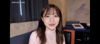 人妻榨精机跟大哥直播挣钱，全程露脸有韵味性感的大奶子，撩起大哥鸡巴激情上位抽插自己揉骚奶子，浪叫不止